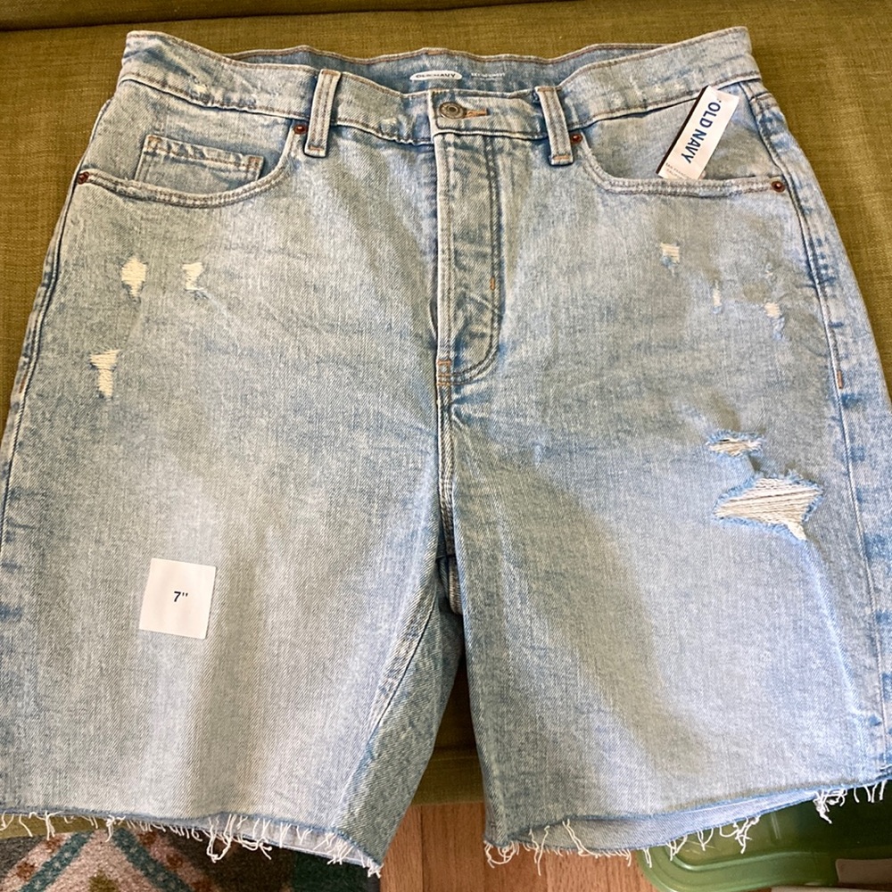 Button fly high waist denim shorts